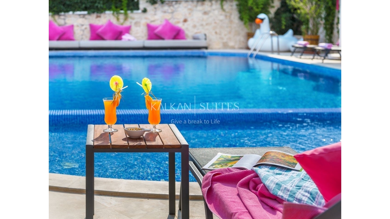 Suites 102 868