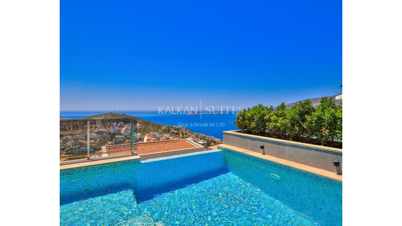 Villa Skylight 3769