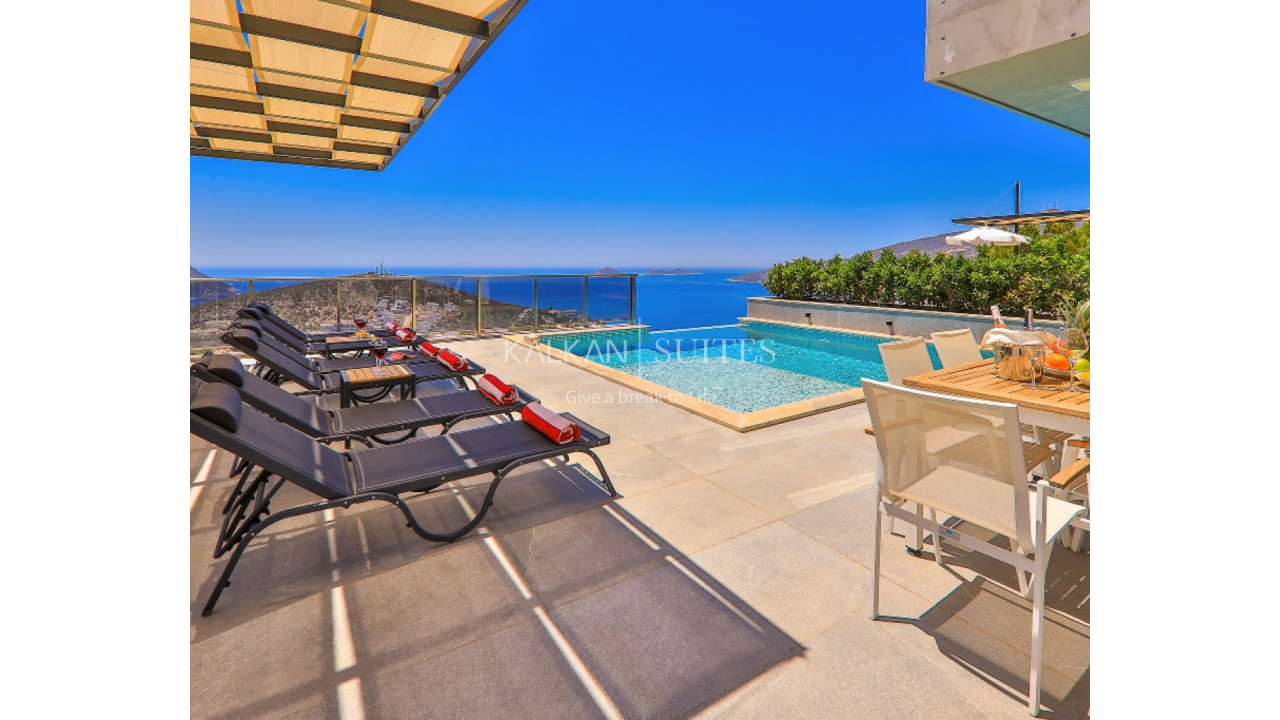 Villa Skylight 3765