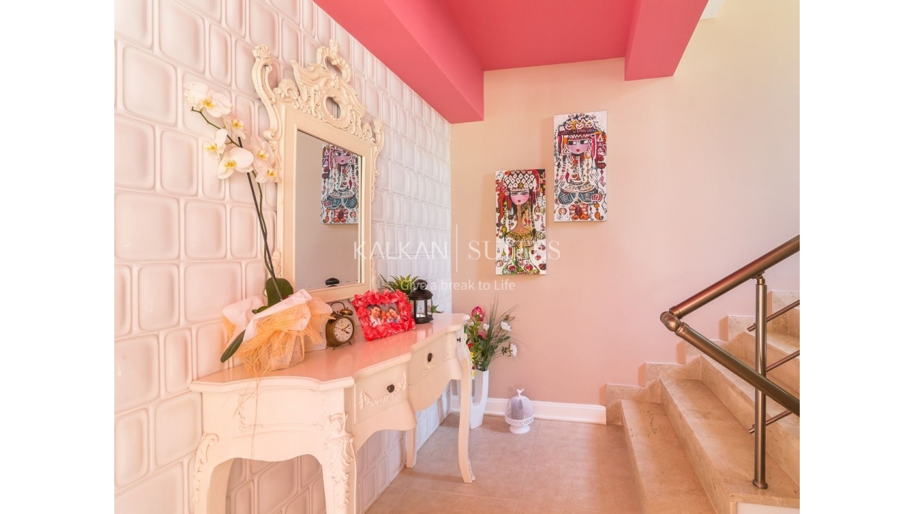 Suites 301 913