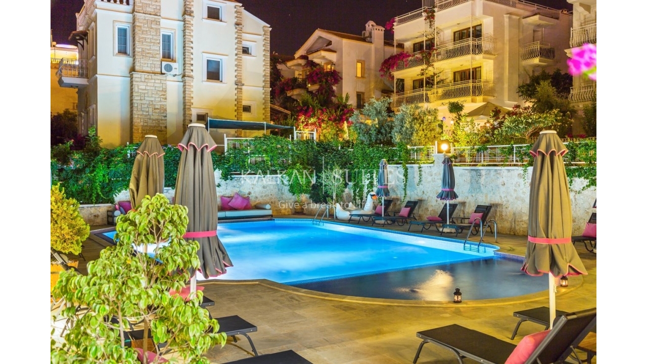 Suites 302 954