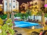 Suites 203 948