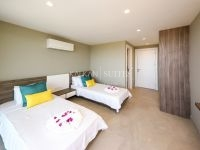 Villa Skylight 3771