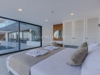 Villa Emporium 4572